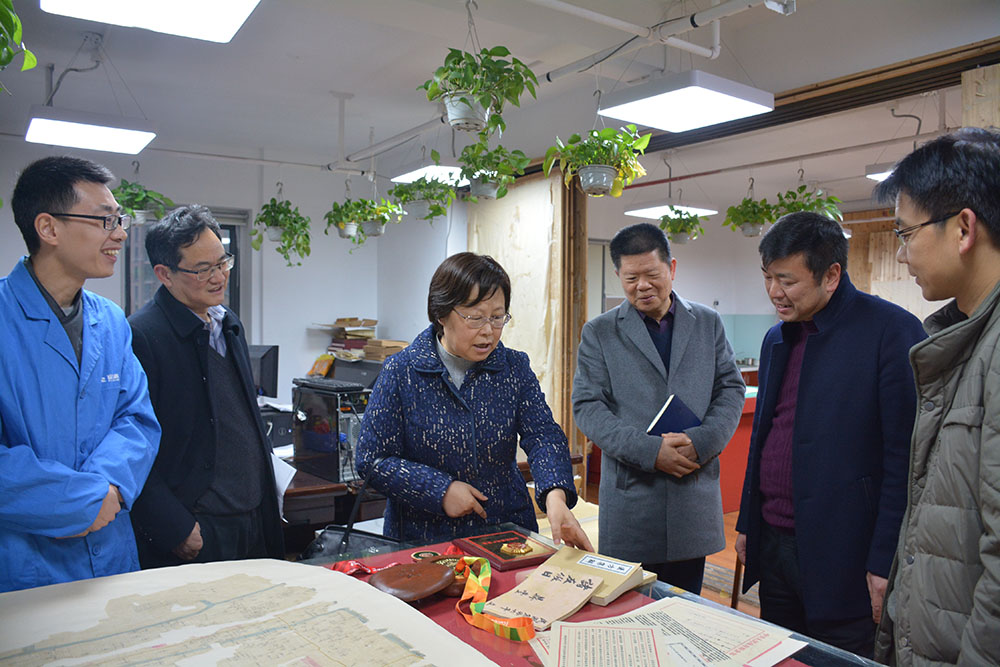省委副秘書長、省檔案局局長劉蕓帶隊來公司開展“服務企業(yè)、服務群眾、服務基層“活動2.jpg